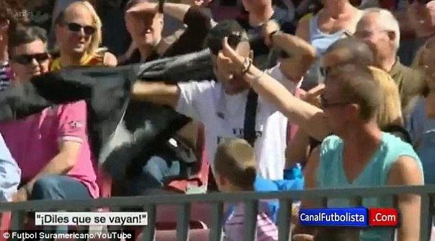 CDV Barca ha he khi duoi fan cuong Real khoi san hinh anh