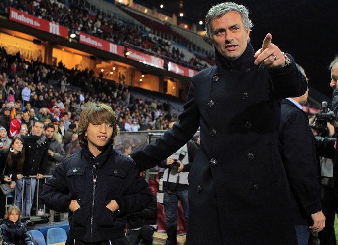 Mourinho viet tam thu day dung y gui con trai hinh anh