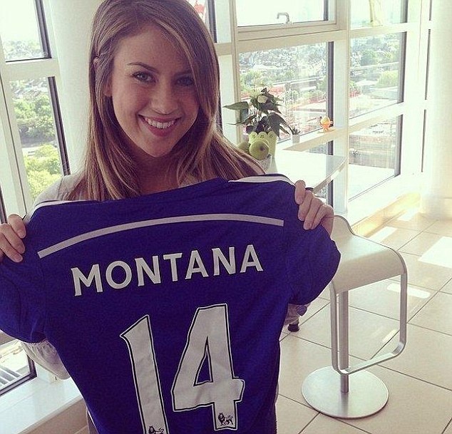 Bo xinh cua Andre Schurrle tro tai voi trai bong hinh anh