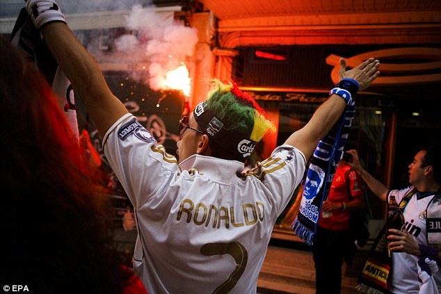 CDV Real va Atletico soi suc truoc them dai chien hinh anh