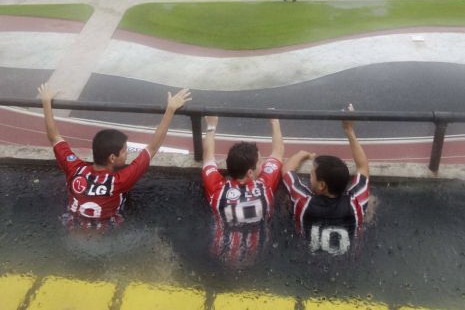 Nguy co lut loi nghiem trong tai san van dong World Cup 2014 hinh anh