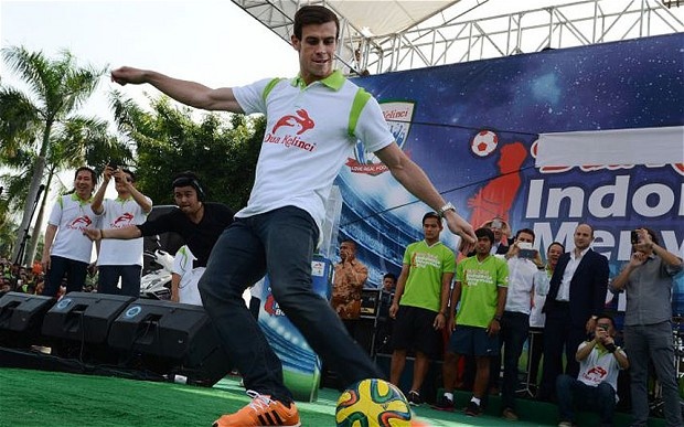 Lo hen World Cup, Bale van kiem tien ty hinh anh