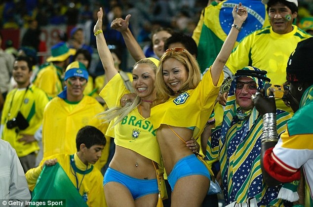 World Cup 2014: Khi bong lan, moi cang thang se diu xuong hinh anh