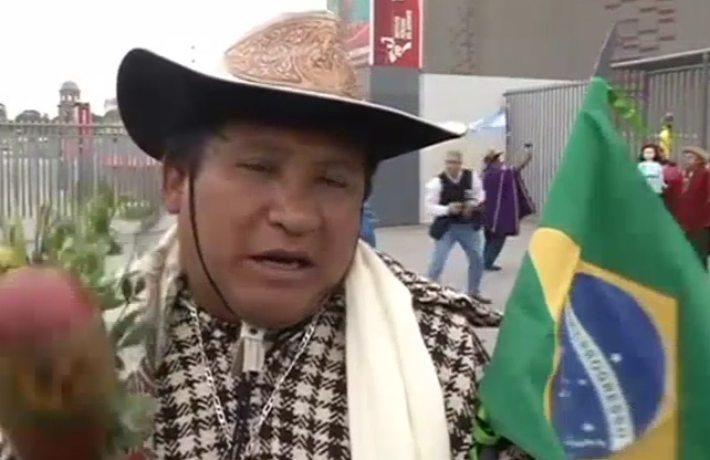 Phap su Peru lam phep tim ra doi vo dich World Cup hinh anh