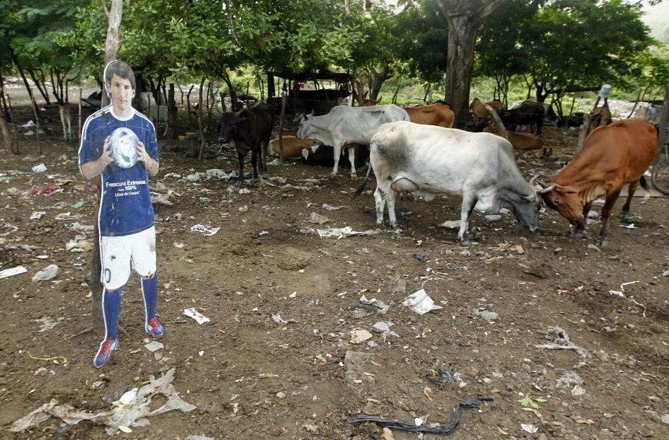 Nong dan Nicaragua dung hinh nom Messi de... trong bo hinh anh