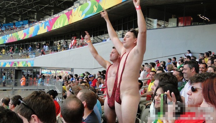 CDV Anh bi tong co khoi san vi khoe than phan cam hinh anh