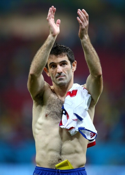 Cởi áo ăn mừng