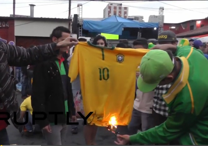 Co dong vien Brazil tuc gian dot ao Neymar sau tran thua soc hinh anh