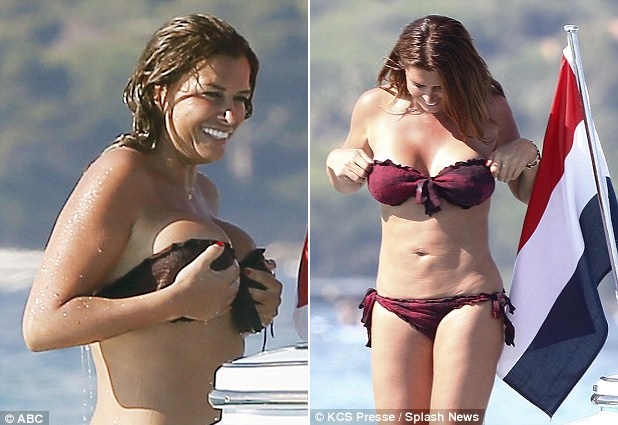 Bo gia cua Van der Vaart ho henh voi bikini hinh anh