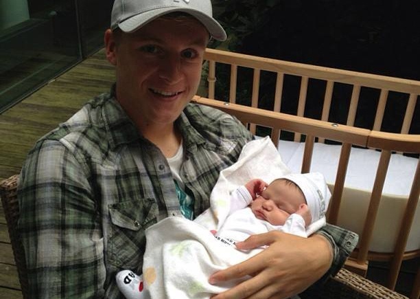 To am gian don cua tan binh Real Toni Kroos hinh anh