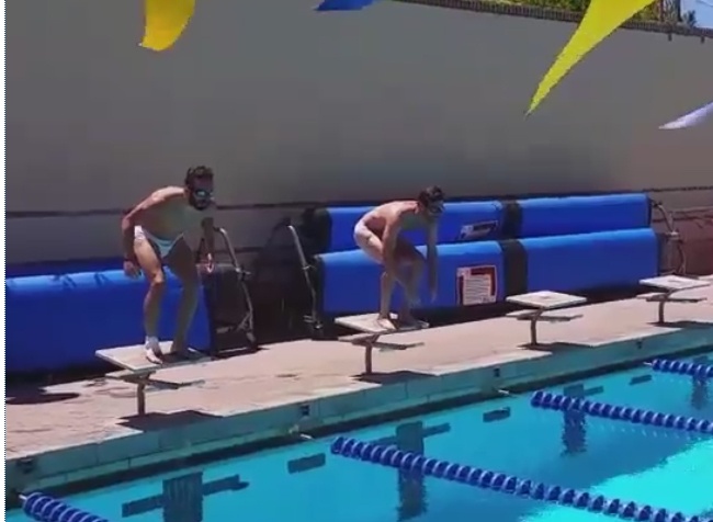 Xabi Alonso va Carvajal tro tai lam kinh ngu trong be boi hinh anh