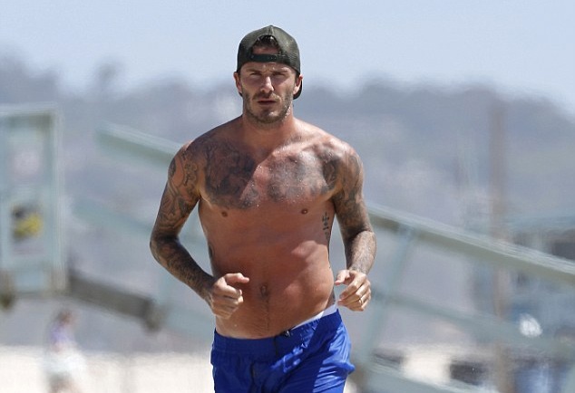 Beckham van giu than hinh san chac sau khi giai nghe hinh anh