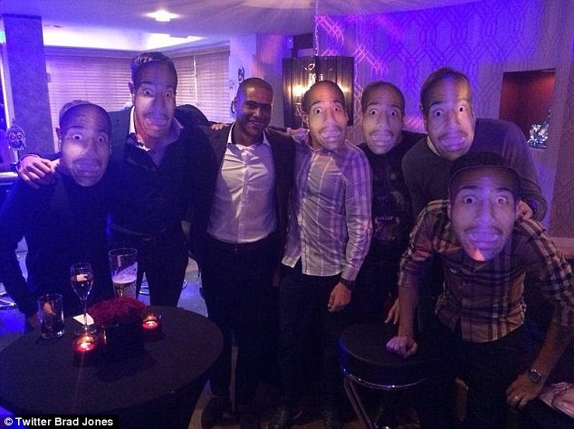 Sao Liverpool to chuc sinh nhat hoanh trang hau chien thang hinh anh