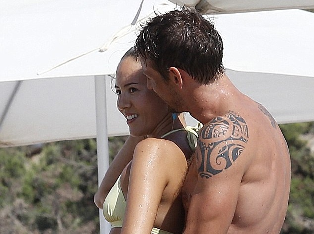 Button tinh tu voi vi hon the tren bien hinh anh