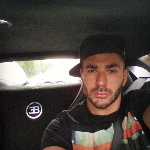 Benzema cuoi sieu xe Bugatti 2 trieu do toi san tap hinh anh