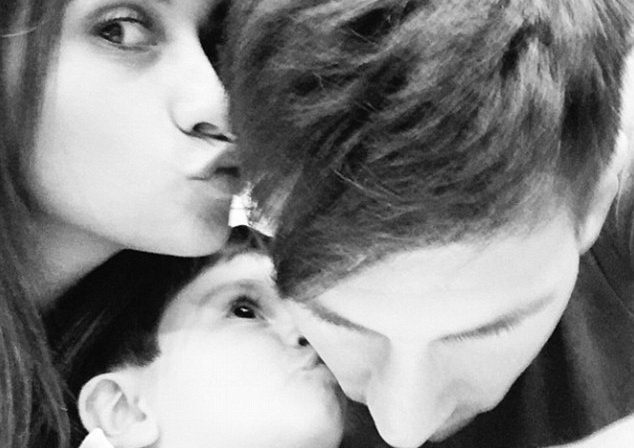 Antonella tang qua doc cho Messi truoc dai chien El Clasico hinh anh