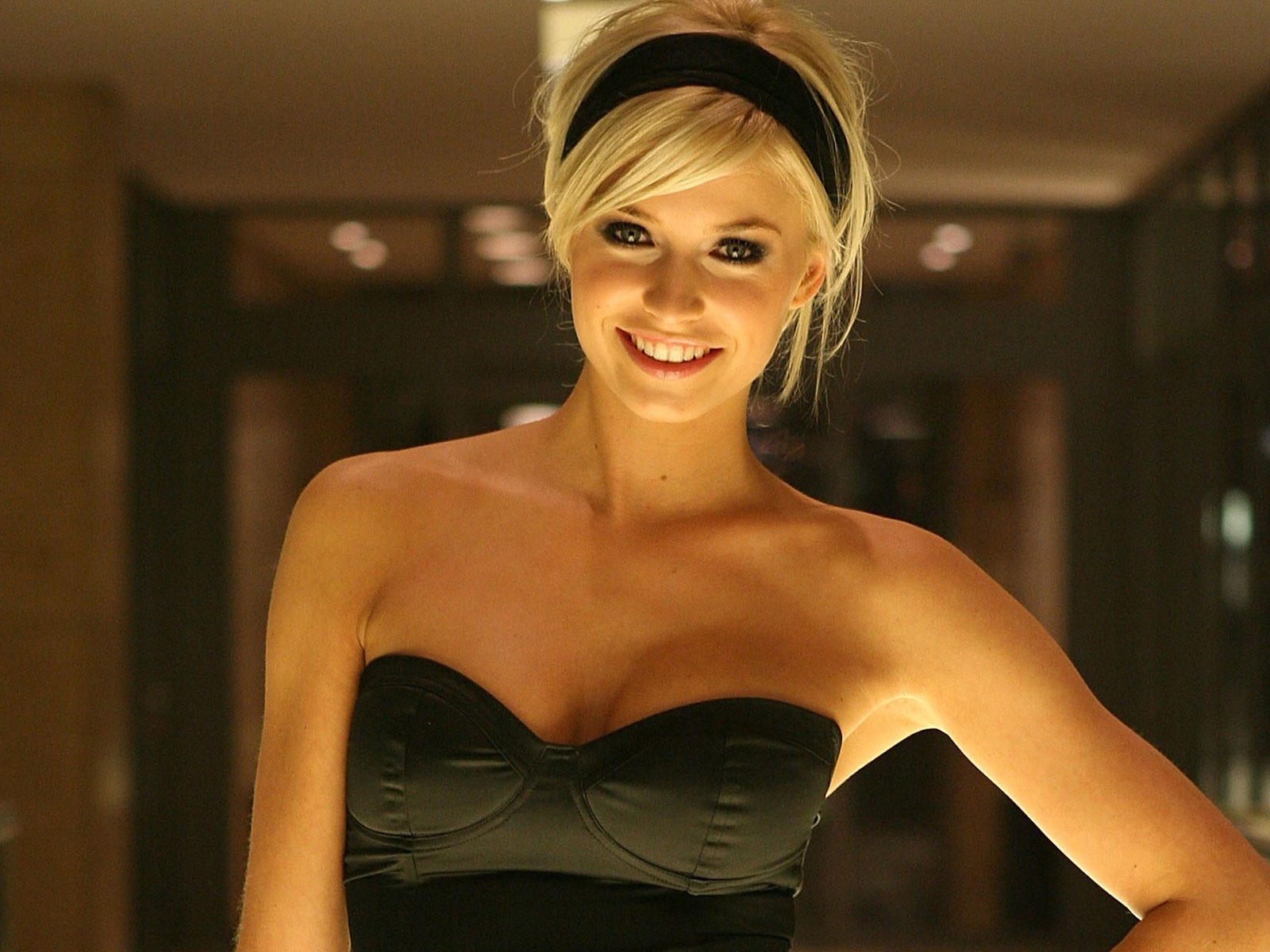 Top 10 WAGs nong bong cua dan sao Barca va Real hinh anh