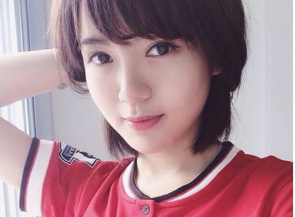 Tu Linh - fan M.U xinh dep binh luan derby Manchester hinh anh