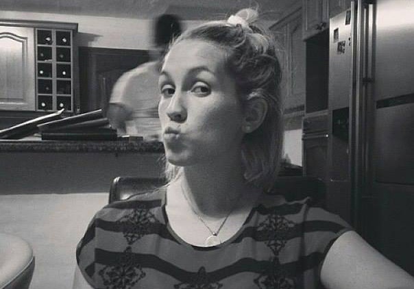 Theo chan sao 17/4: Suarez vao bep phuc vu vo hinh anh