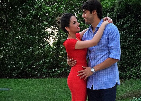 Theo chan sao 23/4: Vo chong Kaka noi lai tinh xua hinh anh