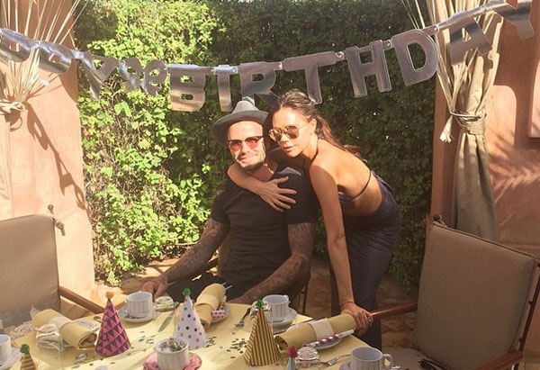 Theo chan sao: Vo con to chuc tiec sinh nhat doc cho Becks hinh anh