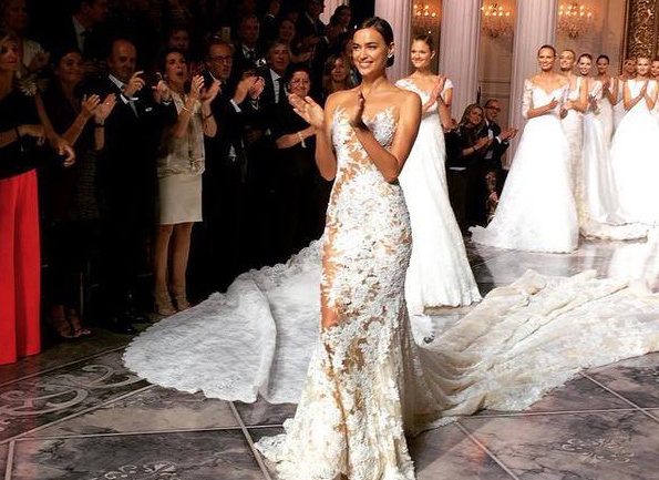 Theo chan sao: Bo cu Ronaldo dien vay co dau hinh anh