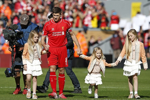 Messi, Pique phan khich an mung chuc vo dich La Liga hinh anh