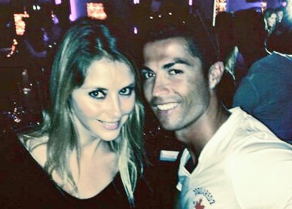 Theo chan sao: Ronaldo vui ve tai hop dem hinh anh