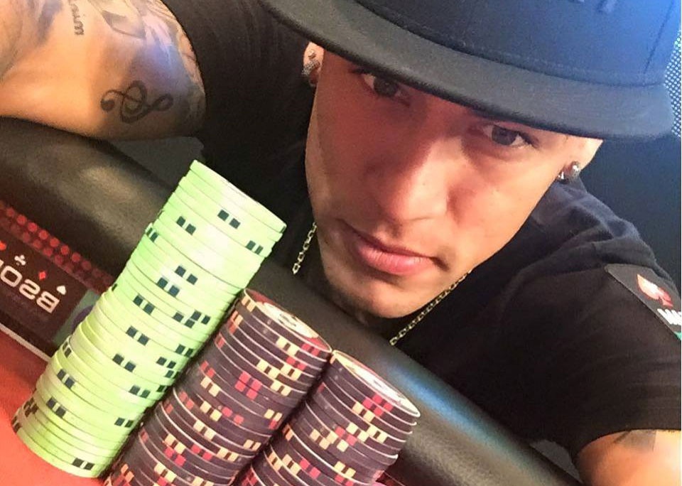 Theo chan sao: Neymar danh bai lam tu thien hinh anh