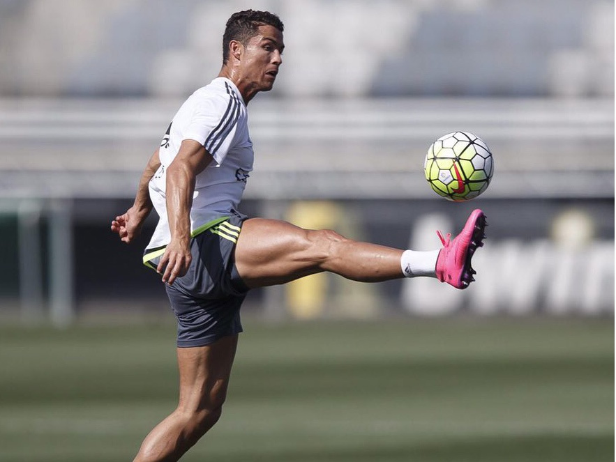 Theo chan sao: Ronaldo cham chi tap luyen hinh anh