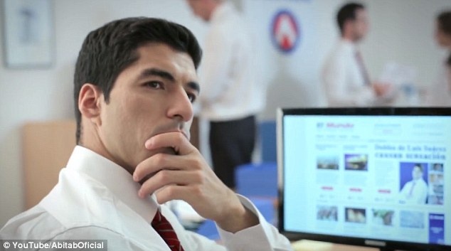 Theo chan sao: Suarez hoa than thanh trai cong so hinh anh