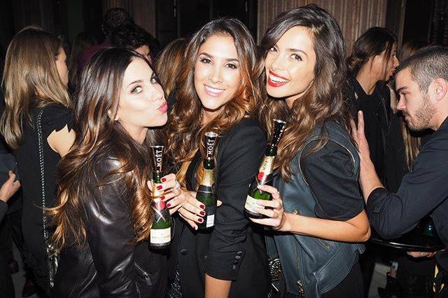 Theo chan sao: Dan sieu WAGs Real khuay dong tiec ruou hinh anh