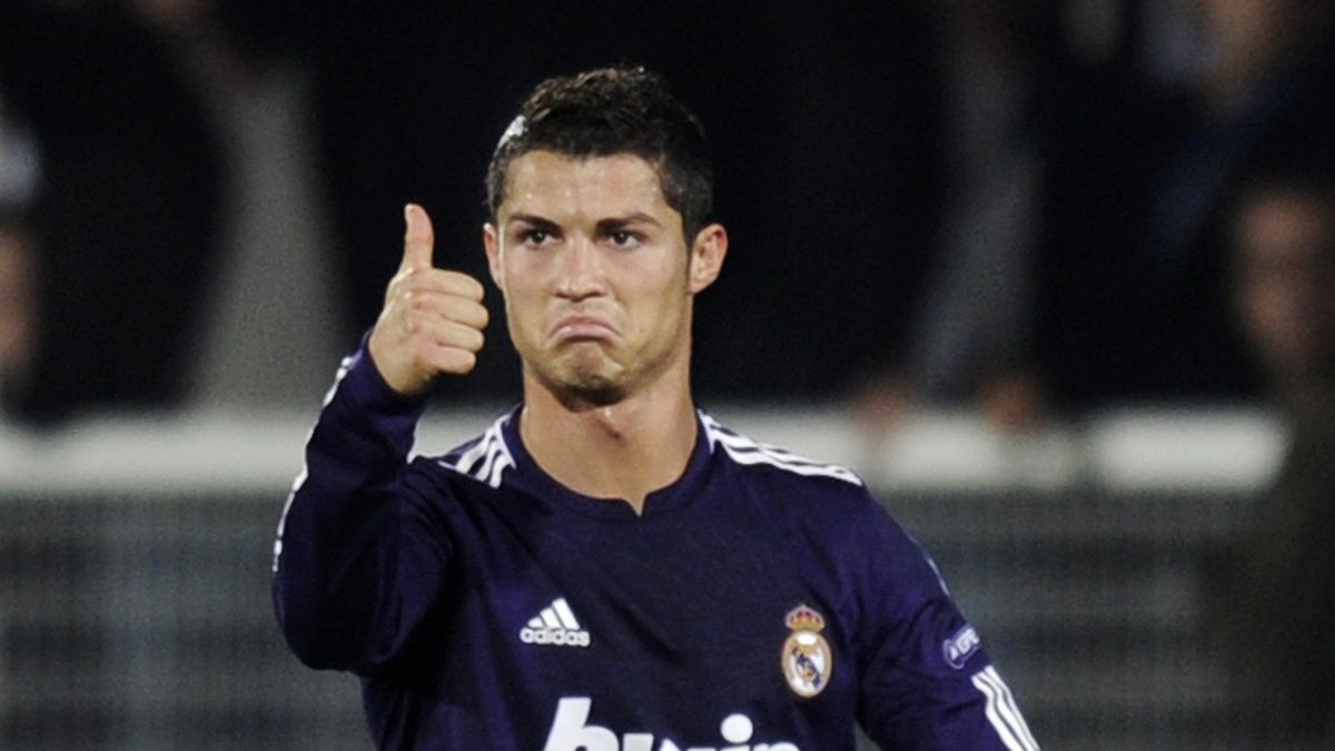 Cau thu bi cao buoc hiep dam anh 2