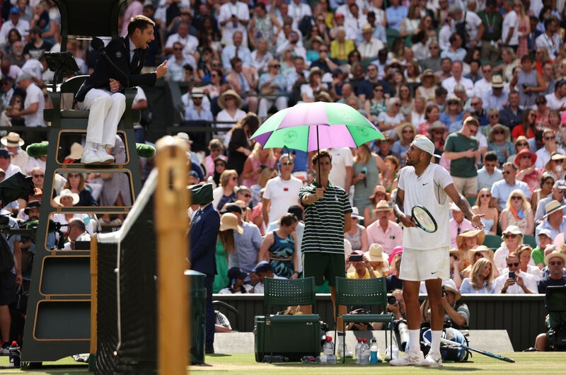 Bieu cam Kyrgios trong tran chung ket anh 4