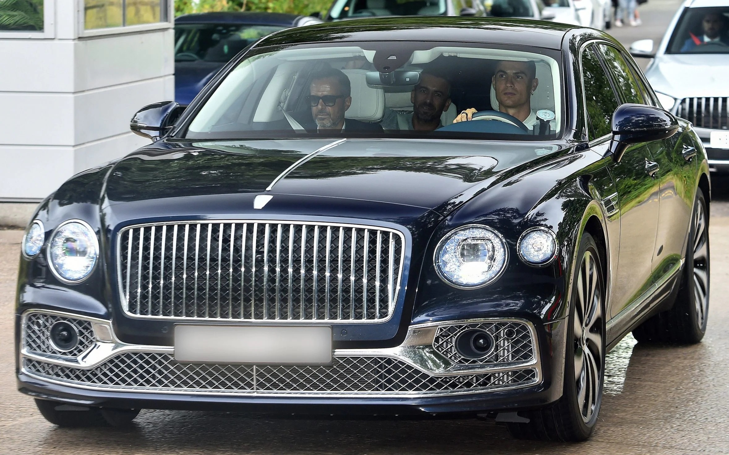 Ronaldo phai chap nhan thuc tai anh 1