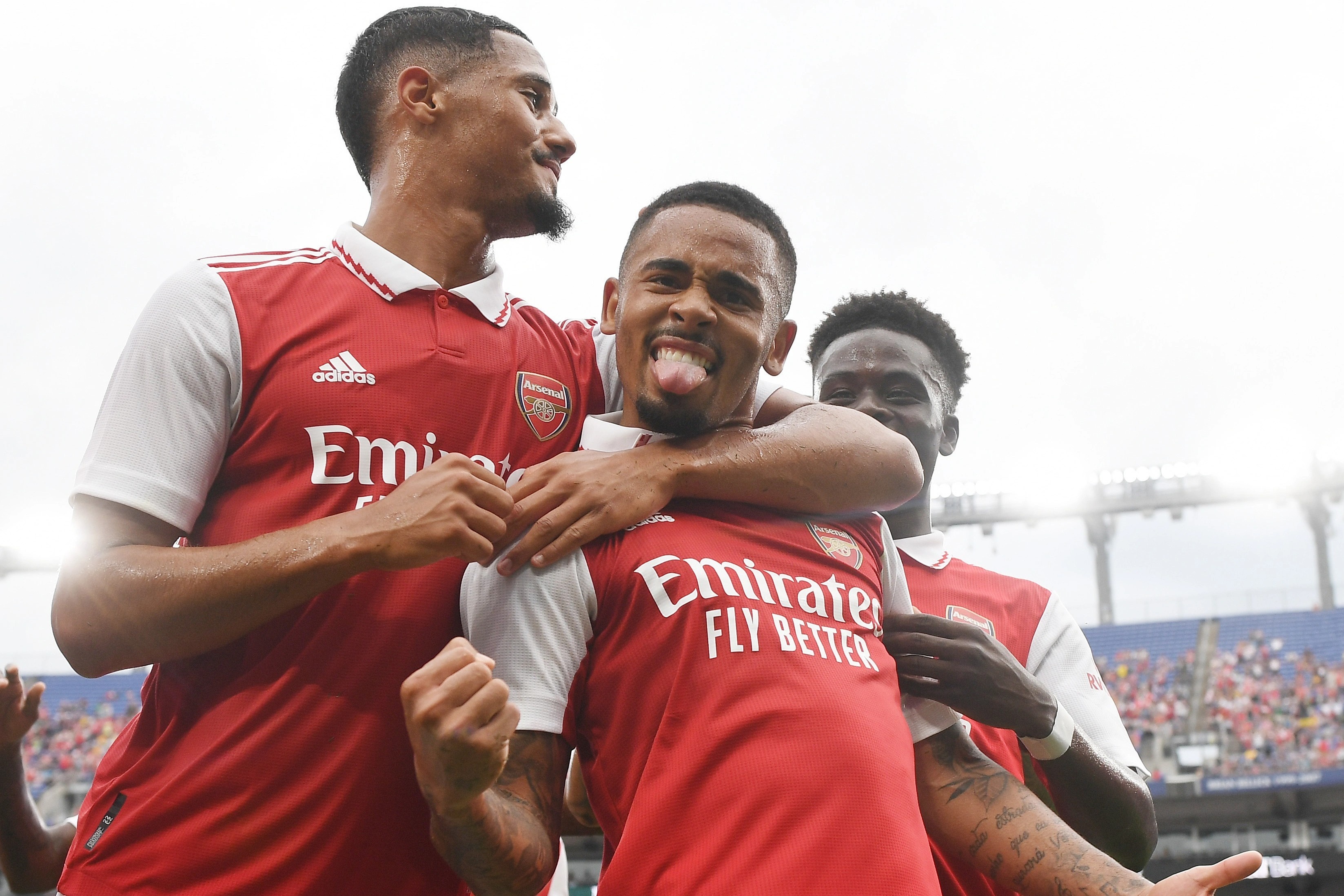 Den luc Arsenal tinh giac hinh anh