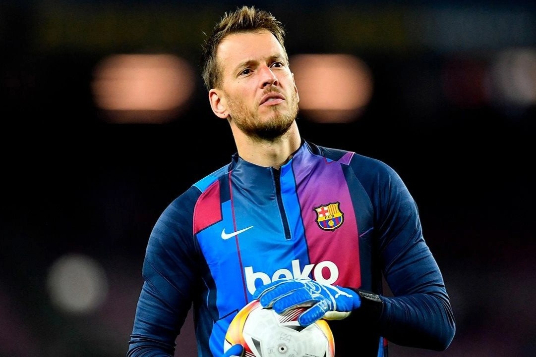 Tan binh Ngoai hang Anh chieu mo cau thu Barca hinh anh