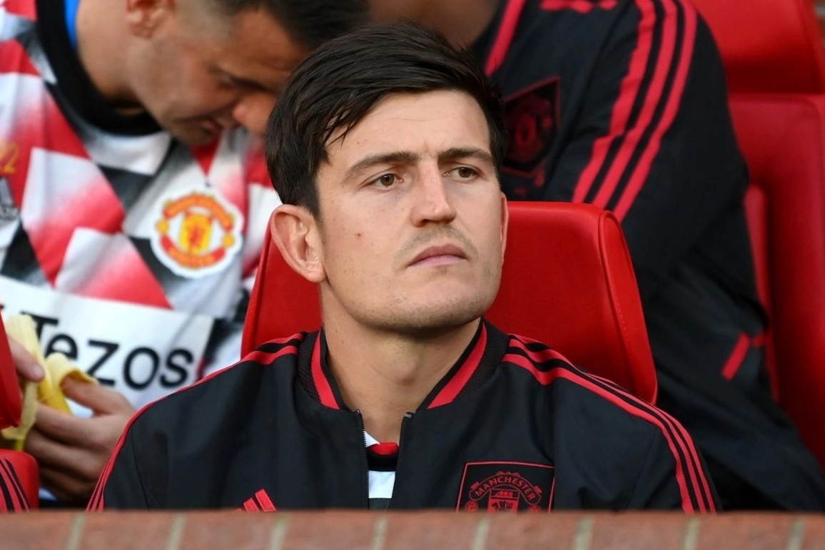 Bao dong voi Maguire hinh anh