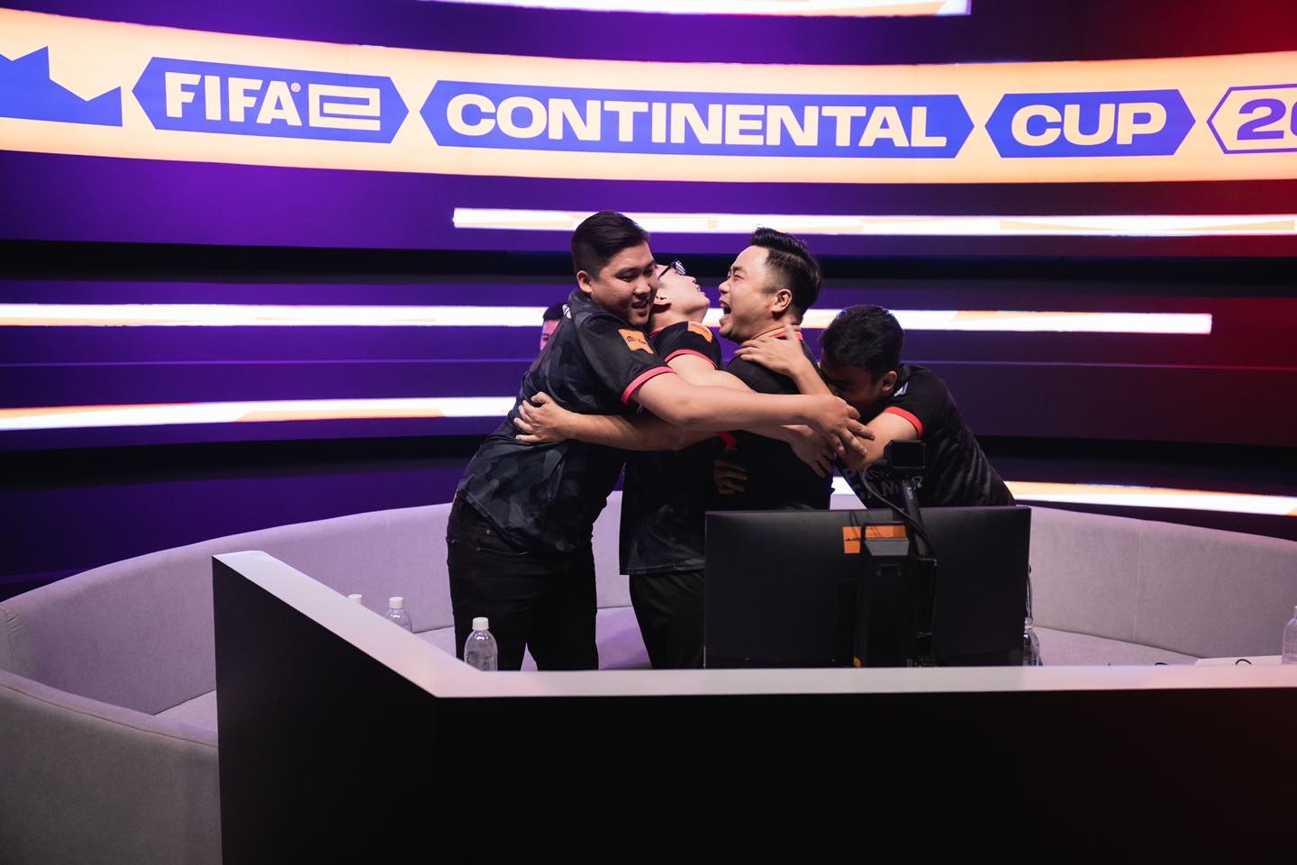 Viet Nam vo dich the gioi FIFA Online 4 hinh anh