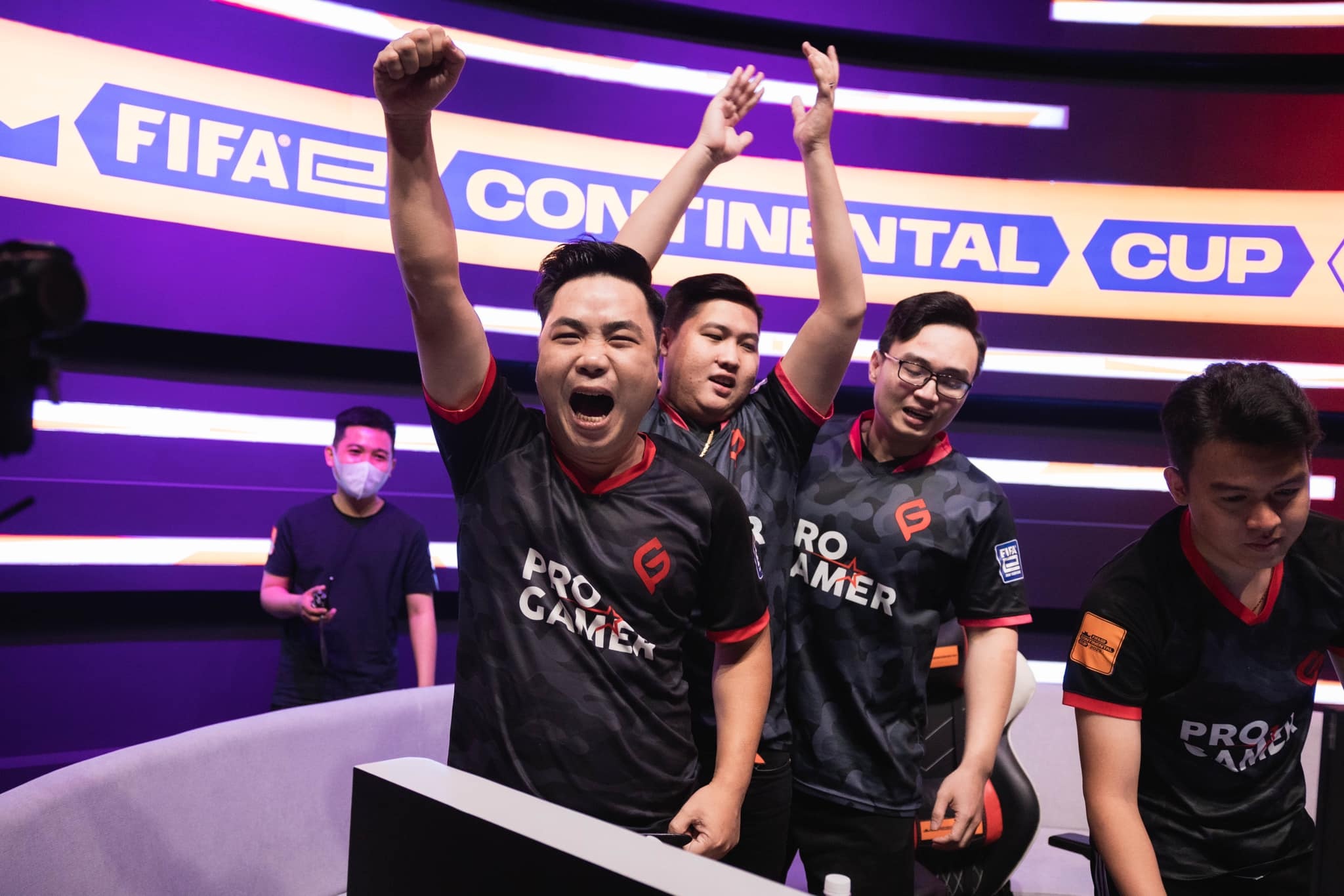 Viet Nam vo dich the gioi FIFA Online 4 the nao hinh anh