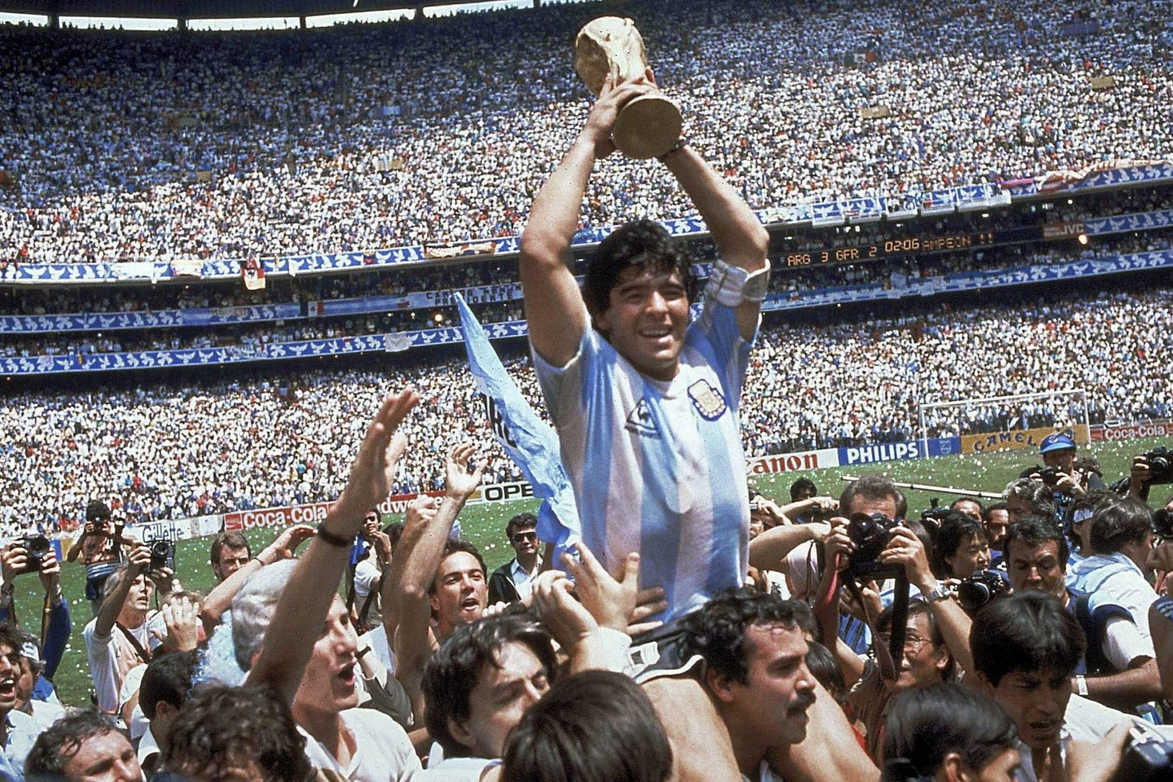 Phep mau cua Maradona tai World Cup 1986 hinh anh