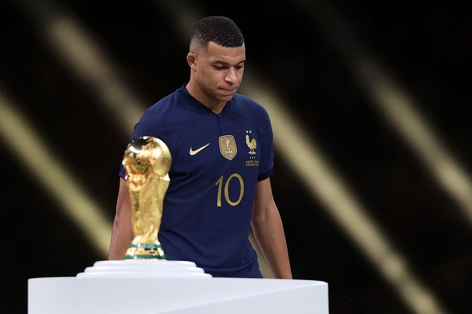 Mbappe mao hiem khi tro lai qua som? hinh anh