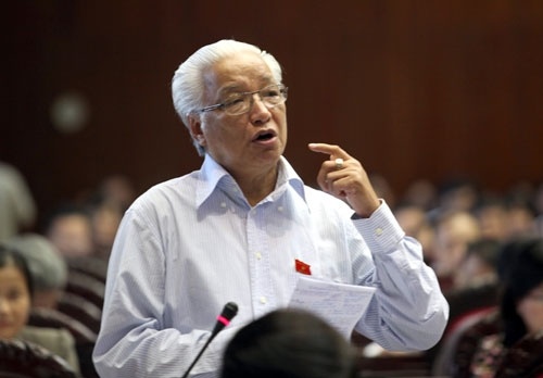 Ong Cao Sy Kiem: 'Phai giam tinh doc quyen xang dau' hinh anh