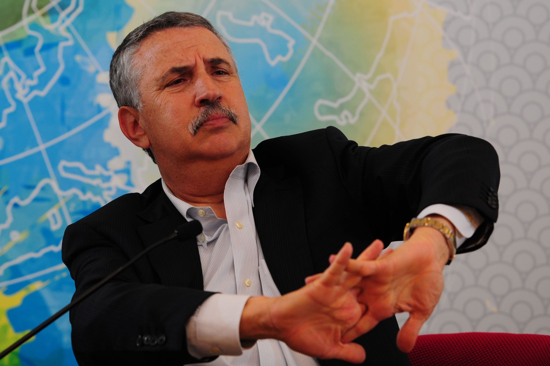 Tiet lo bat ngo cua tac gia ‘The gioi phang’ tai Ha Noi hinh anh