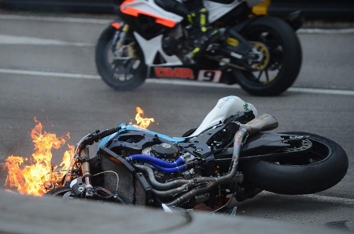 Gia dat cho phut boc dong cam lai xe khung hinh anh