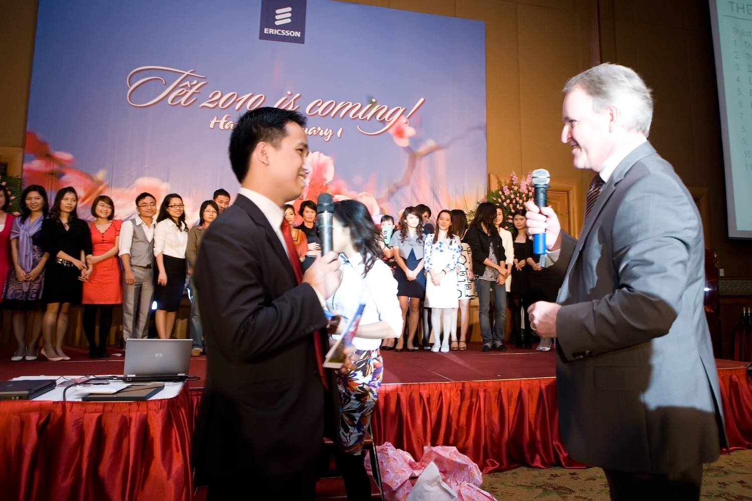 Trong các sự kiện ở công ty cũ, Nam Long hay bị nhầm là nhân viên phòng truyền thông. Ảnh NVCC.