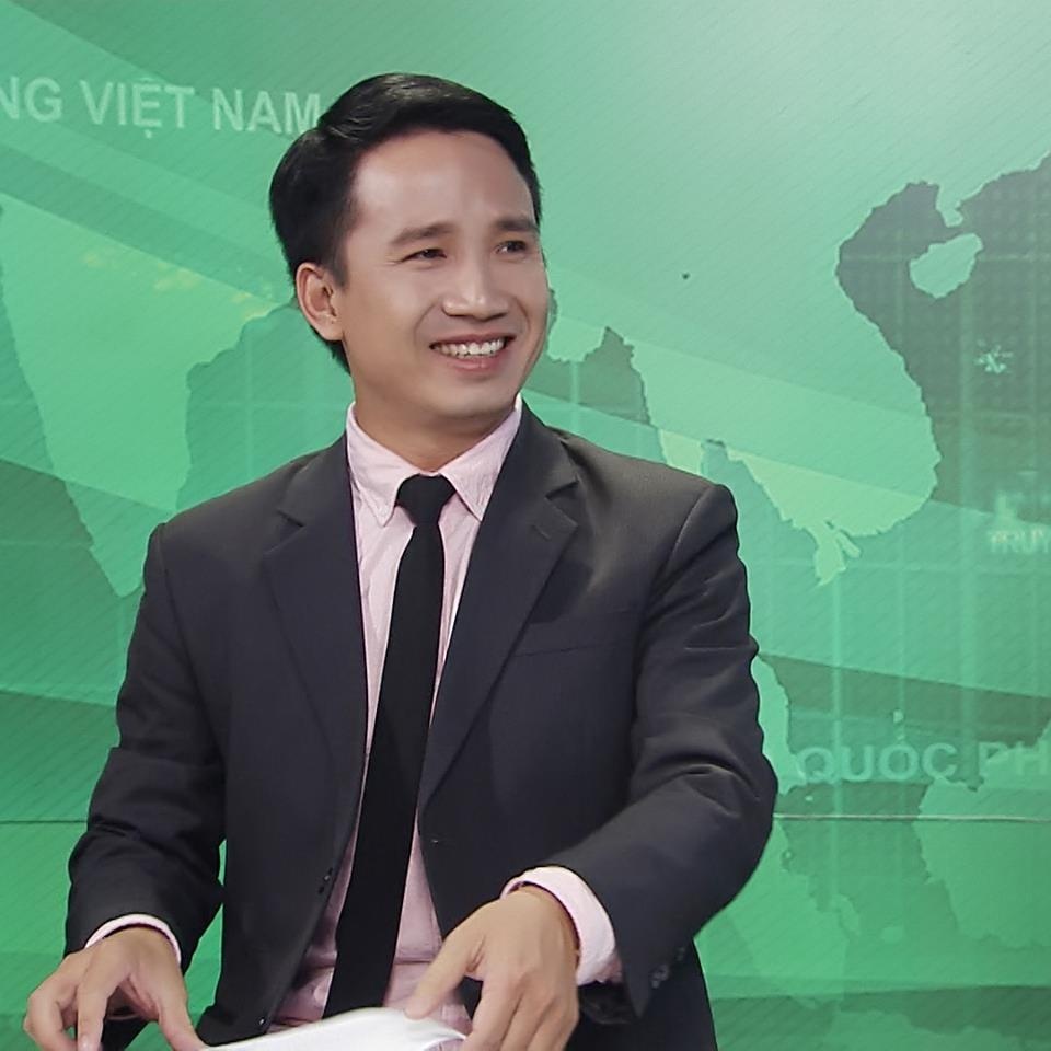 Ky su mang thanh MC sang gia cua truyen hinh Quoc phong hinh anh