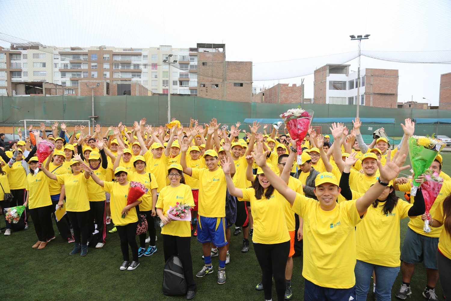 Niềm vui của CEO Bitel đến từ chính những chia sẻ của nhân viên người Peru.   Ảnh: NVCC.