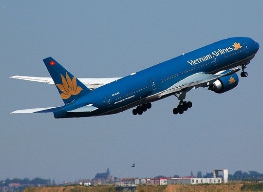Vietnam Airlines ban 2 may bay Boeing777-200ER hinh anh