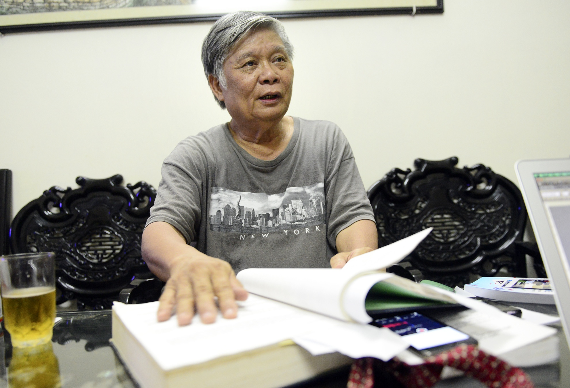 Ông Nguyễn Đình Lương luôn nhận mình là người nông dân khi đi đàm phán hiệp định thương mại với Mỹ.